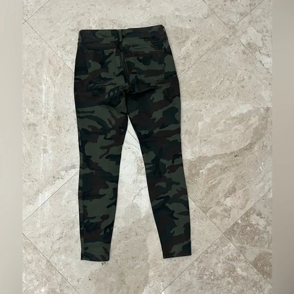 ⭐️3/$22⭐️ Jessica Simpson Kiss Me Skinny camo pants size 6/28 - Picture 4 of 5